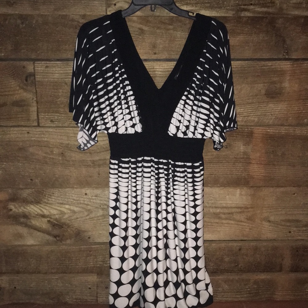 My Michelle black & white v front/back dress Sz XL